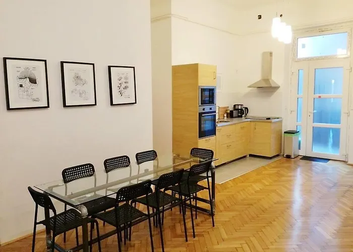 Budapest Central Apartment Pansiyon